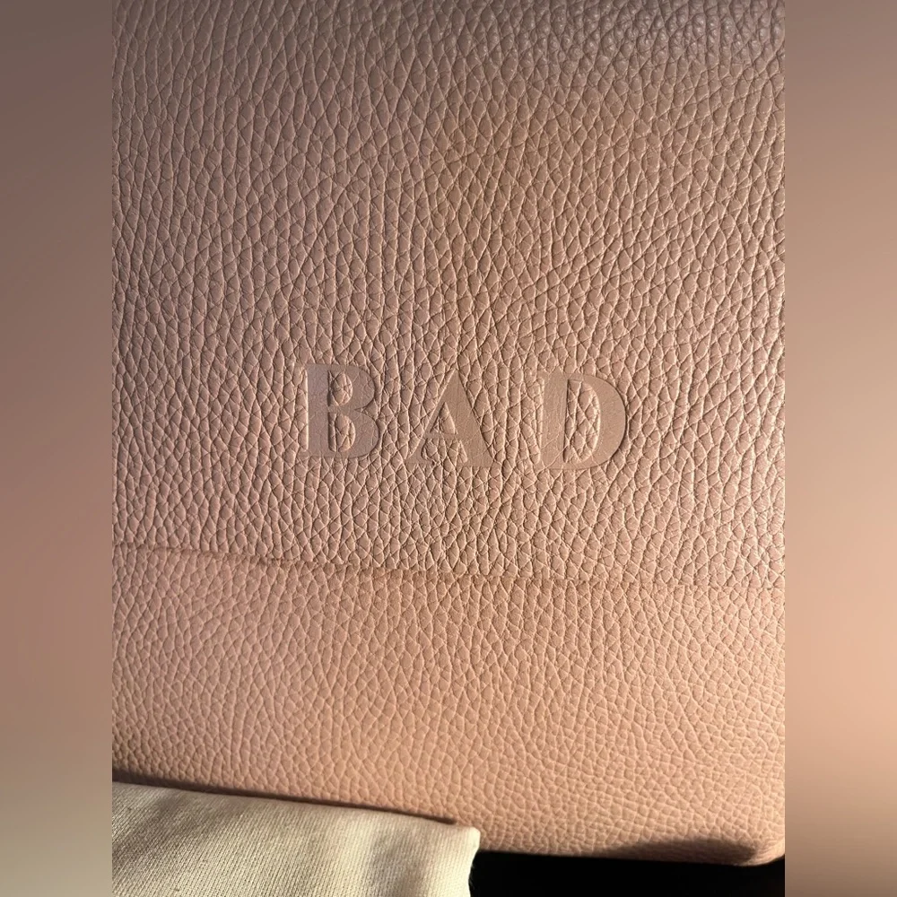 LEATHER PURSE with dust bag & extra strap 🎀🎀🎀🎀🎀🎀🎀🎀🎀🎀🎀🎀🎀🎀🎀🎀🎀🎀🎀 - Picture 3 of 9